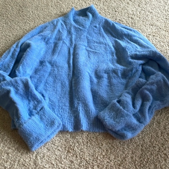 Hippie rose Alaskan blue color sweater - Picture 2 of 6
